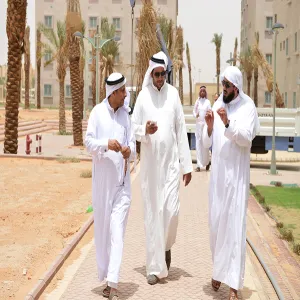 وكيل الجامعة وأعضاء اللجنة التحضيرية لمشروعات الجامعة الإنشائية يتفقدون المشروعات الإنشائية بالمجمعة