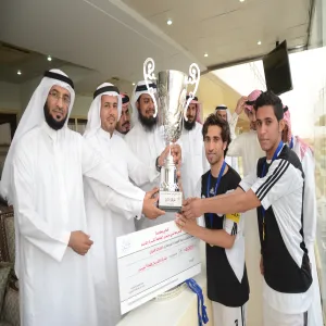 بحضور سعادة وكيل الجامعة للشؤون التعليمية  تربية الزلفي تخطف كأس معالي مدير الجامعة لكرة القدم