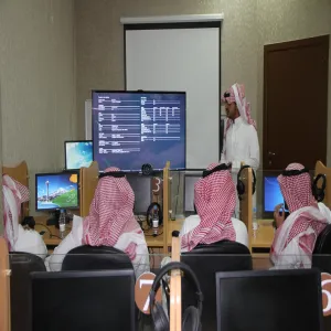 عمادة تقنية المعلومات تقيم دورة في كيفية التعامل مع أجهزة النقل المرئي Video Conference