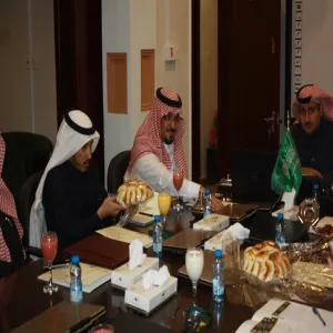 وفد من كلية الهندسة بجامعة شقراء يزور كلية الهندسة في الجامعة