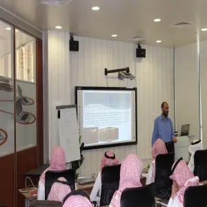 أقامت وحدة الأنشطة الطلابية بكلية التربية بالزلفي دورةً لطلاب الكلية بعنوان " كيف تكون قائداً