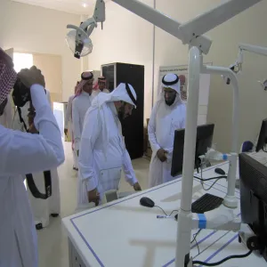 عميد شؤون الطلاب الدكتور / -حمد بن عبدالله القميزي  في زيارة تفقدية لكلية طب الأسنان بالزلفي