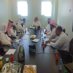 سعادة وكيل الجامعة للشؤون التعليمية يزوركلية التربية بالزلفي