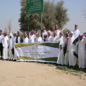 كليةُ العلومِ والدِّراساتِ الإنسانيةِ برماح تنظِّمُ حملةَ نظافةٍ في (روضة خريم)
