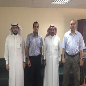 مدير مركز الابتكار يجتمع بشركة ( NI) لتصنيع روبوت وإقامة دورات تدريبية في الجامعة.