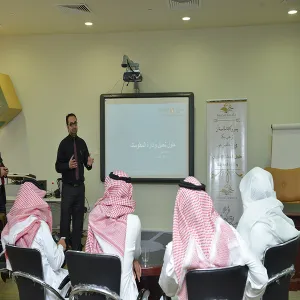 وكالة الجامعة تقيم حلقة نقاش في  حلول الذكاء الإعلامي و إدارة المعرفة