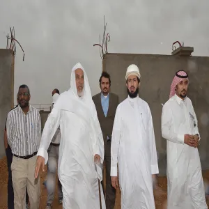 وكيل الجامعة يقوم بزيارة تفقدية لمشروع المباني العاجلة في حوطة سدير
