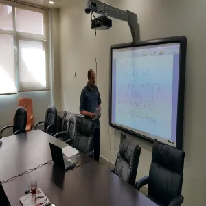 قسم الرياضيات يقيم لقاءا علميا بعنوان مبدأ النهاية العظمى