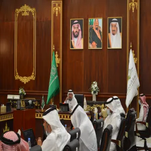 Dr. al-Obudi chairs Academic Affairs Committee meeting