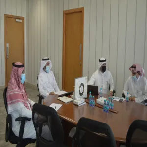 وكيل الجامعة للشؤون التعليمية يرأس الاجتماع الأول للجنة الخطط والنظام الدراسي