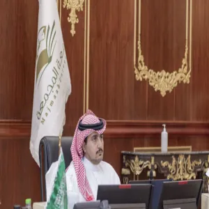 سعادة رئيس الجامعة يدشن ( الرباعية الرقمية )