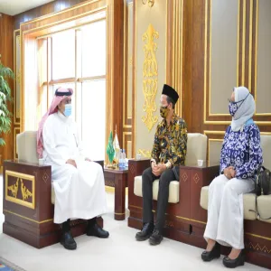 رئيس الجامعة يستقبل الملحق التعليمي والثقافي بالسفارة الإندونيسية