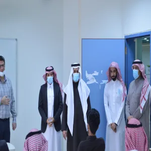 وكيل الجامعة للشؤون التعليمية يزور كليتي التربية وإدارة الأعمال
