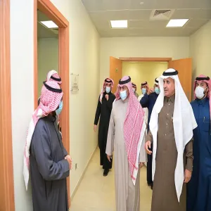 رئيس الجامعة يزور الإدارة العامة للشؤون الإدارية والمالية