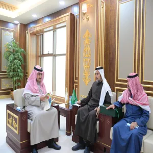 رئيس الجامعة يلتقي رئيس وأعضاء مجلس إدارة نادي أصدقاء نزاهة الجامعي ويطلع على خطة النادي وجهوده للعام الجامعي 1443هـ