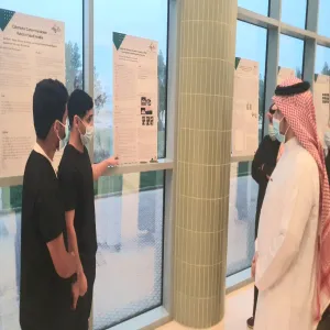 دشن سعادة عميد الكلية المكلف د.مساعد الزهراني المعرض الذي أقيم في بهو الكلية بمناسبة (يوم البحث العلمي)