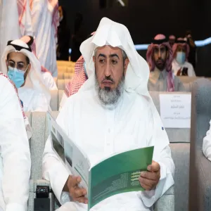 الجامعة تشارك في حفل خريجي حاضنة الرياض للأعمال
