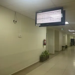 وكيلة الجامعة لشؤون الطالبات تقوم بجولة تفقدية على كليات الجامعة لكلية العلوم والدراسات الإنسانية بحوطة سدير للإطلاع على سير الاختبارات