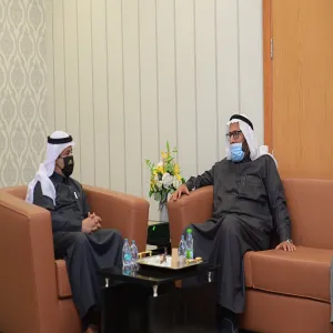 وكيل الجامعة للدراسات العليا والبحث العلمي يستقبل وفداً من الغرفة التجارية بالزلفي