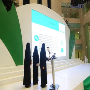 رئيس الجامعة يرعى ملتقى مشاريع التخرج الطلابية
