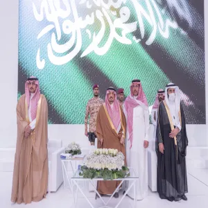 برعاية صاحب السمو الملكي الأمير فيصل بن بندر - أمير منطقة الرياض -  الجامعة تقيم حفل تخريج الدفعة الثالثة عشرة من طلابها