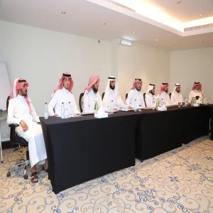 خلال ملتقى الفصول الثلاثة... رئيس الجامعة يؤكد أهمية التركيز على البرامج النوعية ورفع مستويات كفاءة التأهيل للرخص المهنية