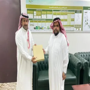 تكريم عدد من الموظفين بالإدارة العامة للخدمات