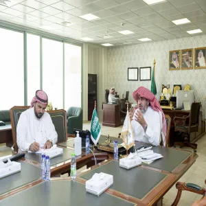 برئاسة سعادة رئيس الجامعة اللجنة الإشرافية لكفاءة الإنفاق تعقد اجتماعها