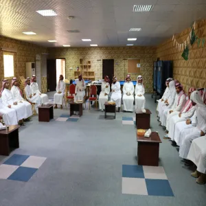 الإدارة تحتفل بعد تحقيق المركز الأول بجائزة رئيس الجامعة للجودة والتميز