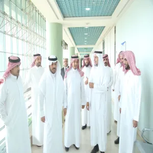 بتوجيهات رئيس الجامعة...وكيل الجامعة للشؤون التعليمية يزور كليات الجامعة تزامنا مع بدء العام الدراسي الجديد
