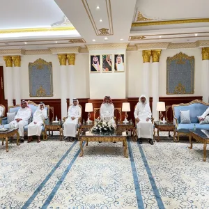 رئيس الجامعة يكرم العاملين بتحقيق الجامعة لدرع التميز والريادة في مشروع الارتباط الوظيفي المستدام 2021 
