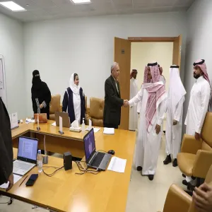 رئيس الجامعة يشارك في محاكاة زيارة الاعتماد لبرنامج ماجستير العلوم في التمريض