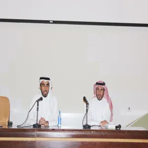 عميد الكلية يلتقي بالطلاب المستجدين