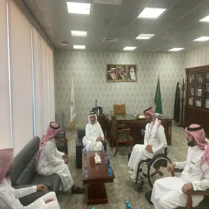 وكيل الجامعة للشؤون التعليمية يناقش سبل التعاون مع شركة بي أيه إي البريطانية
