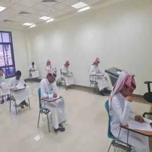 الكلية التطبيقية تعقد اختبار اللغة الانجليزية المعياري لجميع طلبتها