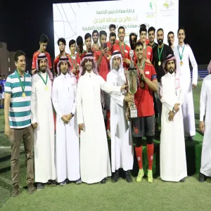 فريق كلية الهندسة لكرة القدم يتوج بكأس بطولة رئيس الجامعة