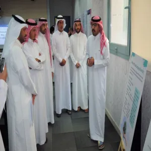إقامة معرض مشاريع تخرج قسم اللغة الإنجليزية.