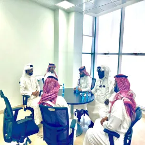 فريق عمل إدارة التعامل مع المخاطر يقوم بزيارة الادارة العامة للصحة المهنية والبيئة