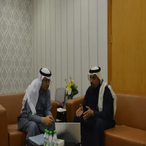 د. الرميح يّطلع على أهداف وضوابط مواصفات إدارة البيانات بالجامعة