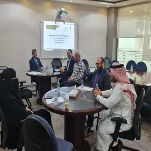 عميد الكلية يجتمع بلجنة إعداد أدلة الكلية