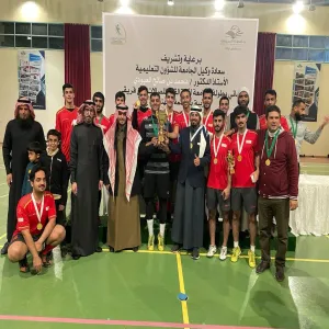 "فريق كرة قدم كلية الهندسة يفوز بكأس بطولة الجامعة لكرة القدم للصالات"