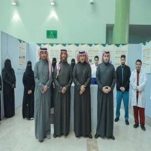 رئيس الجامعة يكرم الكلية نظير مشاركتها بـعدد من المشاريع الطلابية المتميزة