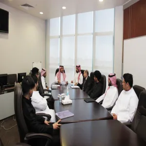 عميد الكلية يلتقي بالطلاب المسجلين بمنصة FutureX