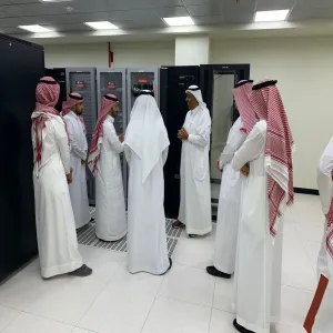 الرئيس التنفيذي للكلية التطبيقية والرئيس التنفيذي لشركة التنمية المعلوماتية يزورون عمادة تقنية المعلومات