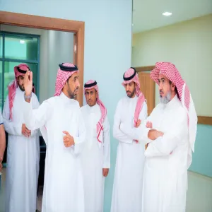 المستشار والمشرف على الشؤون الإدارية والمالية والفنية في زيارة تفقدية للمركز الطبي الجامعي