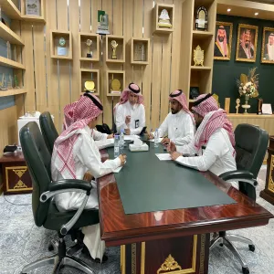 الإدارة تعقد اجتماعاً لمناقشة استعدادات تنظيم حفل تخريج الدفعة الرابعة عشرة من طلاب الجامعة