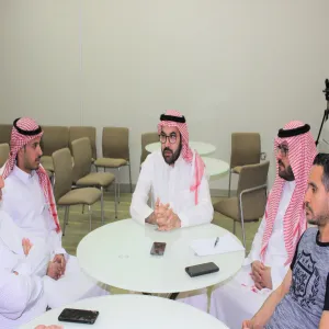 وحدة التعليم الإلكتروني تعقد اجتماعها الدوري