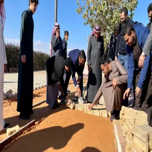 أعضاء هيئة التدريس وطلاب كلية الهندسة يشاركون في صيانة ممشى طريق الملك فهد بحوطة سدير