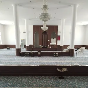 إعادة فرش جامع الإسكان بالمجمعة