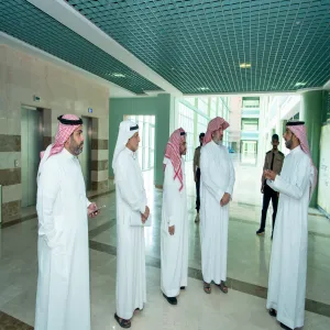 استعداداً لبدء العام الدراسي:  الأستاذ الدكتور مسلّم الدوسري يتفقد مقر كلية الطب بالمجمعة
